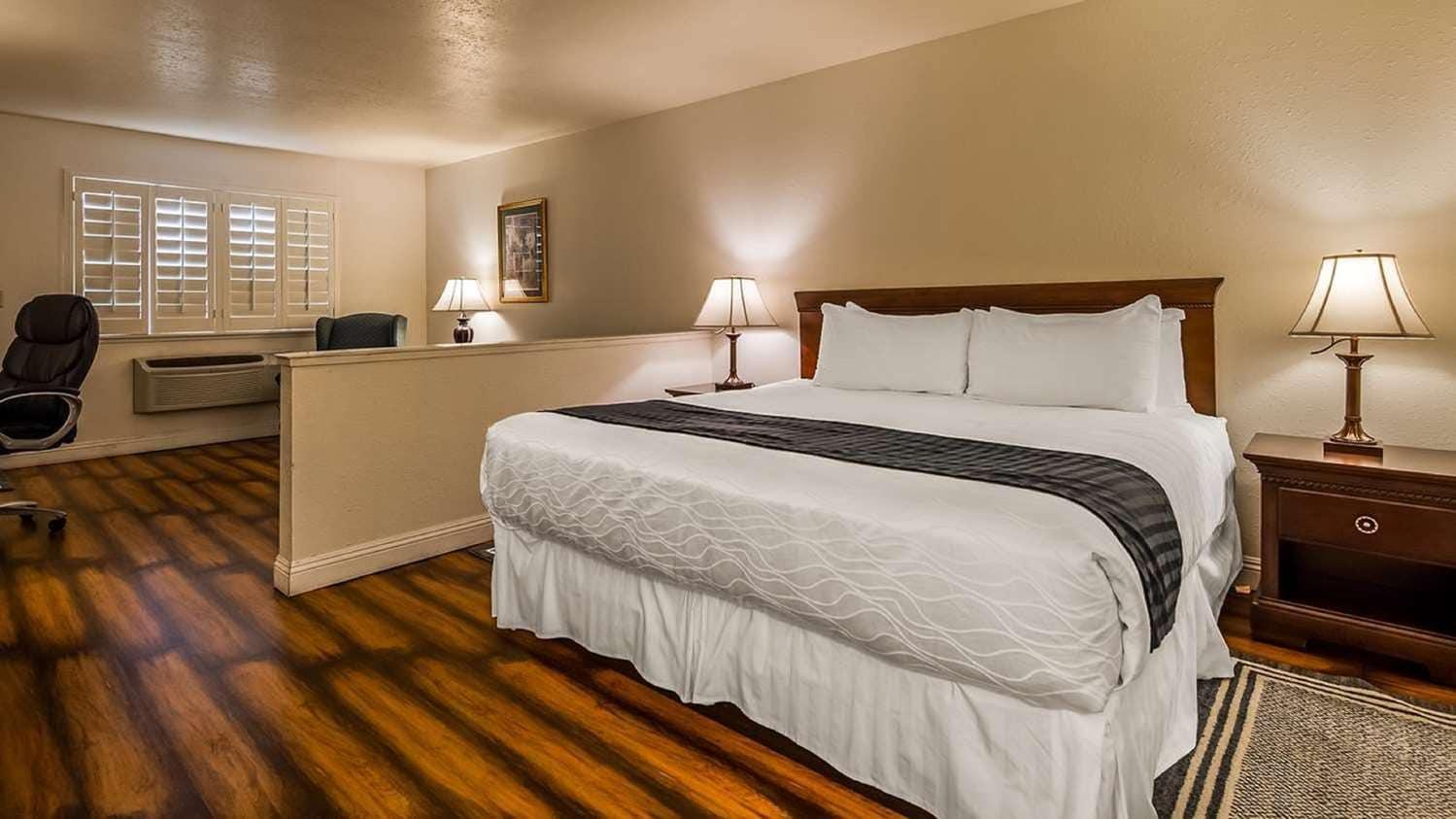 Surestay Plus Hotel By Best Western スーザンビル エクステリア 写真