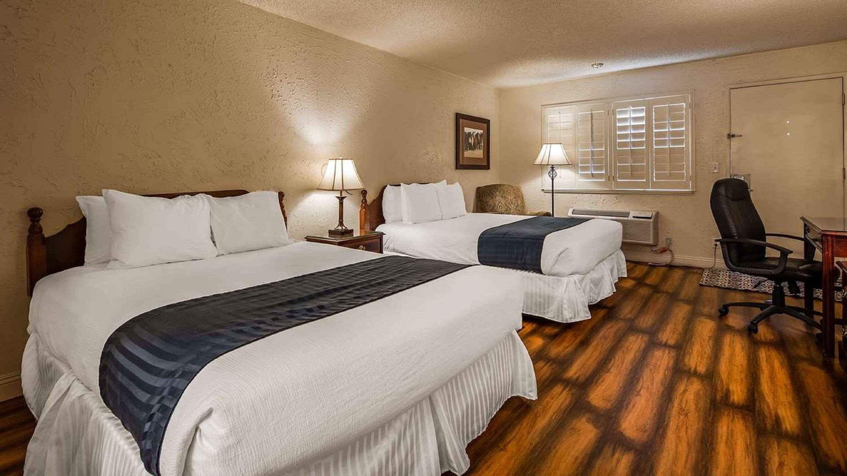 Surestay Plus Hotel By Best Western スーザンビル エクステリア 写真