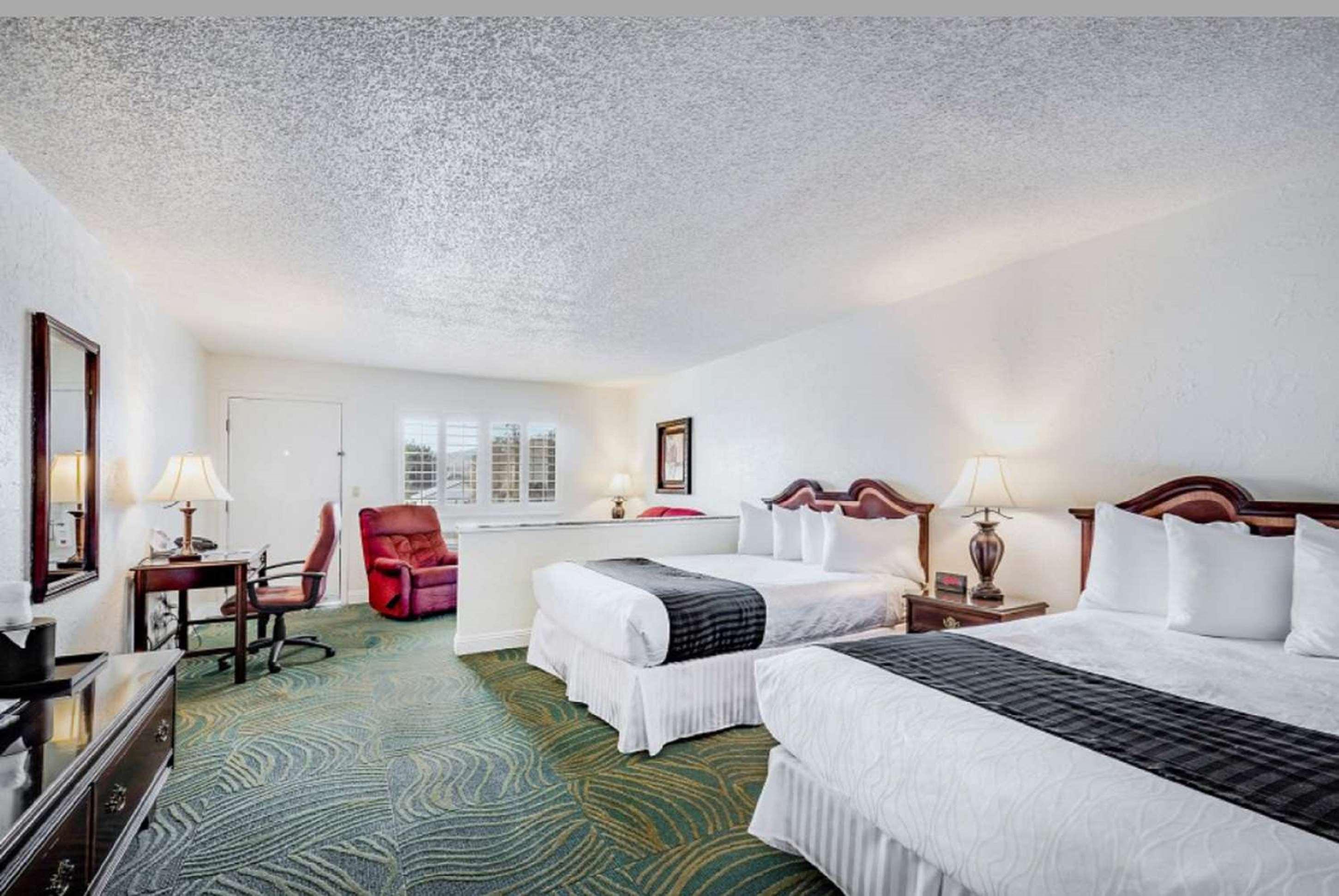 Surestay Plus Hotel By Best Western スーザンビル エクステリア 写真