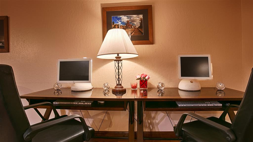 Surestay Plus Hotel By Best Western スーザンビル エクステリア 写真
