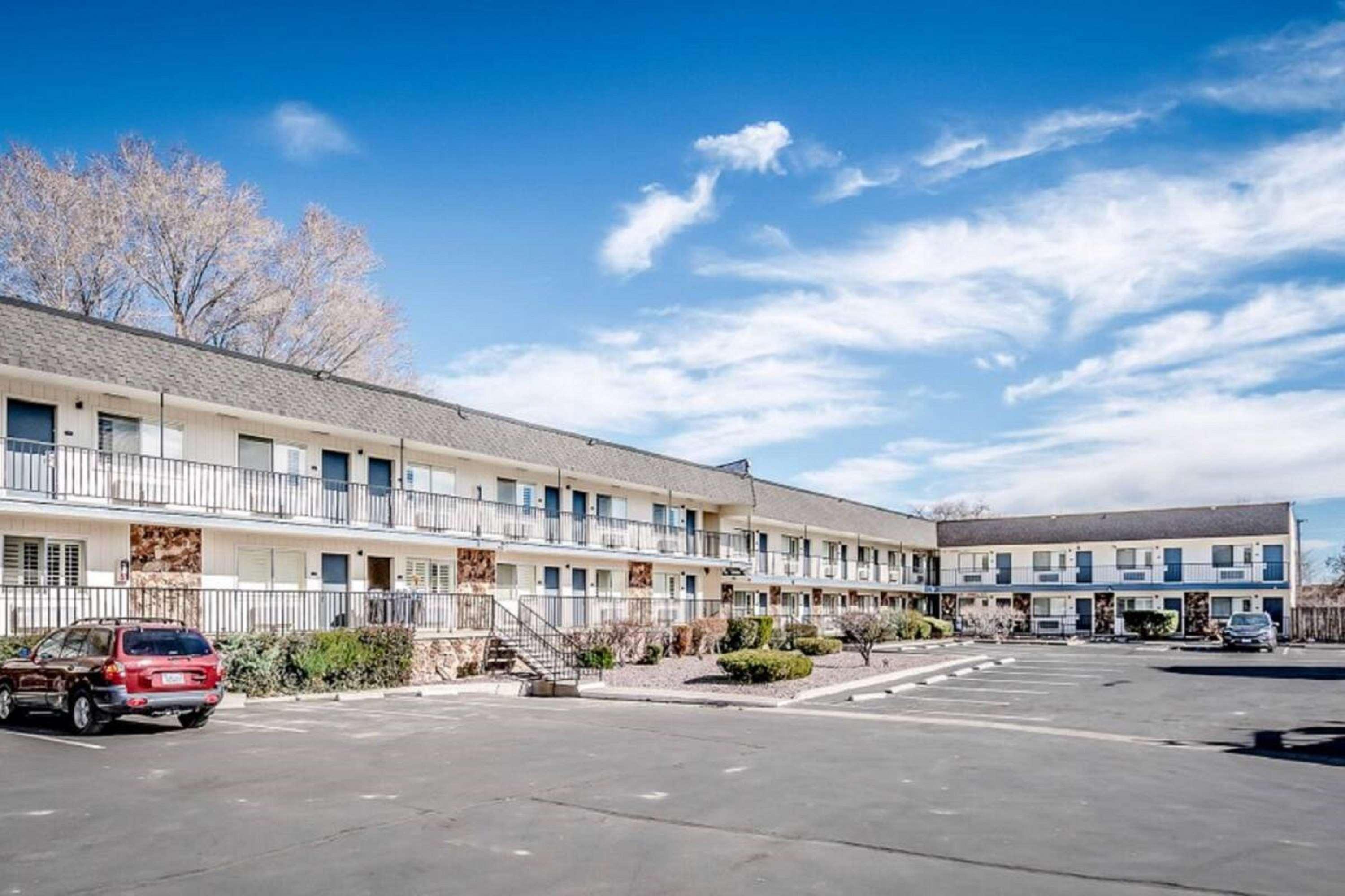 Surestay Plus Hotel By Best Western スーザンビル エクステリア 写真