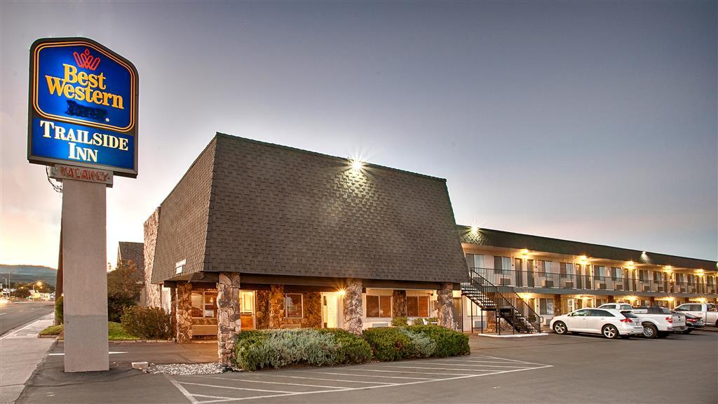Surestay Plus Hotel By Best Western スーザンビル エクステリア 写真