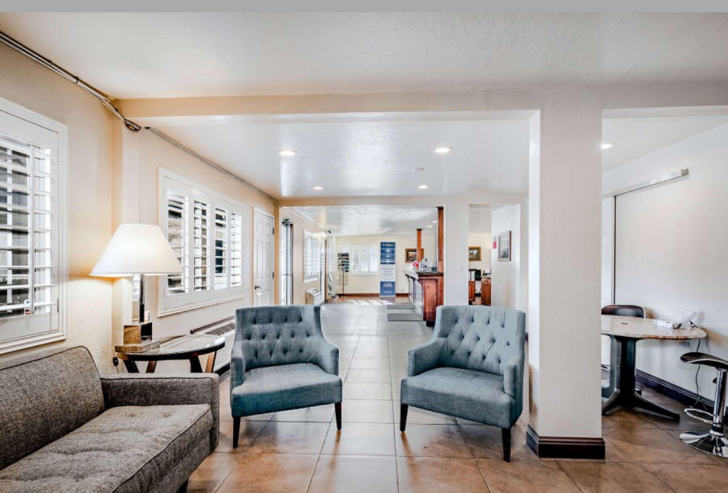 Surestay Plus Hotel By Best Western スーザンビル エクステリア 写真