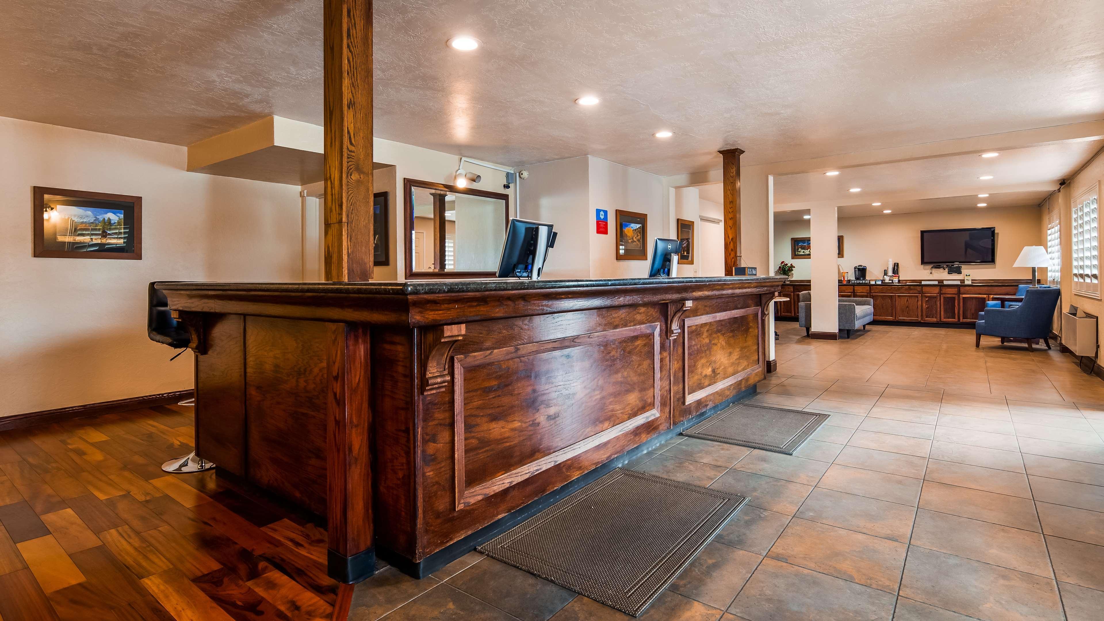 Surestay Plus Hotel By Best Western スーザンビル エクステリア 写真