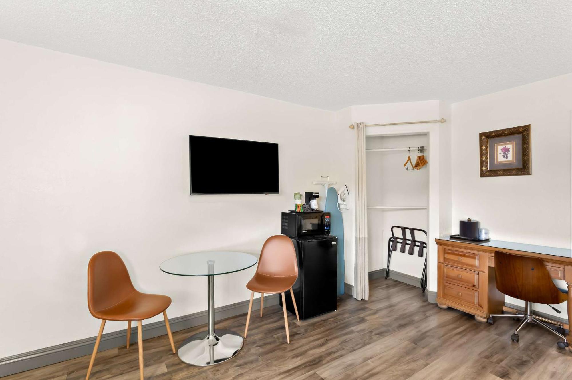 Surestay Plus Hotel By Best Western スーザンビル エクステリア 写真